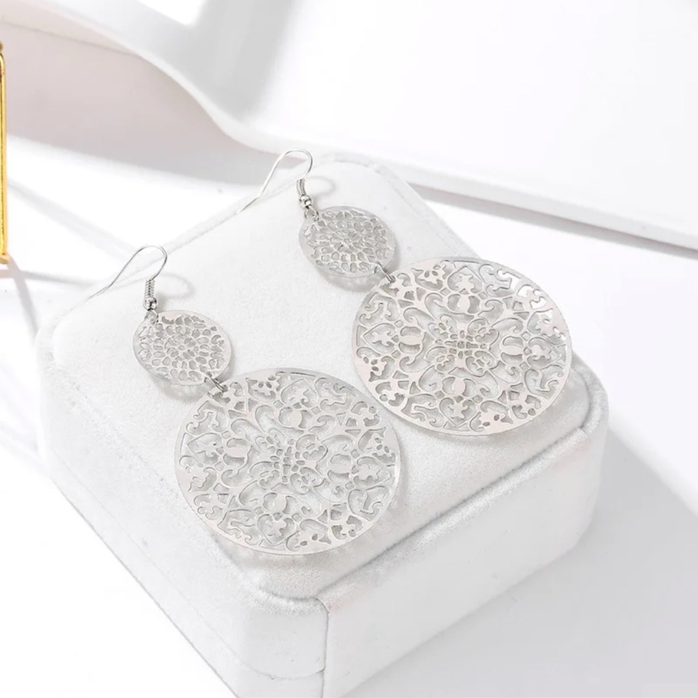 SILVER ♡ MANDALA Earrings - Picture 4 of 5